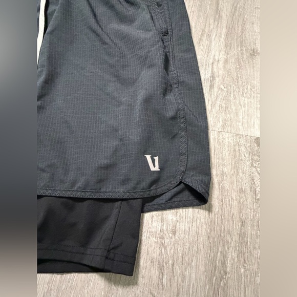 Vuori Stockton Short Lined Men’s Medium Black and Gray - Picture 4 of 8